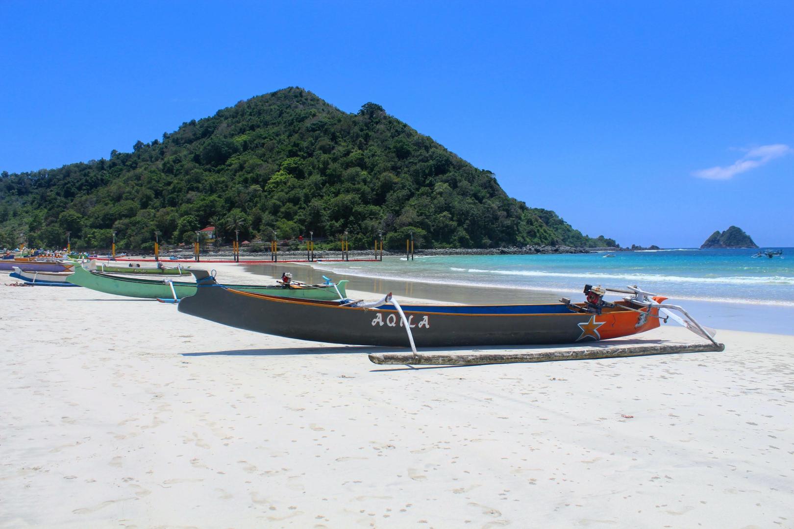 Bali or Lombok, Boats in Selong Belanak (Afifahdpl)