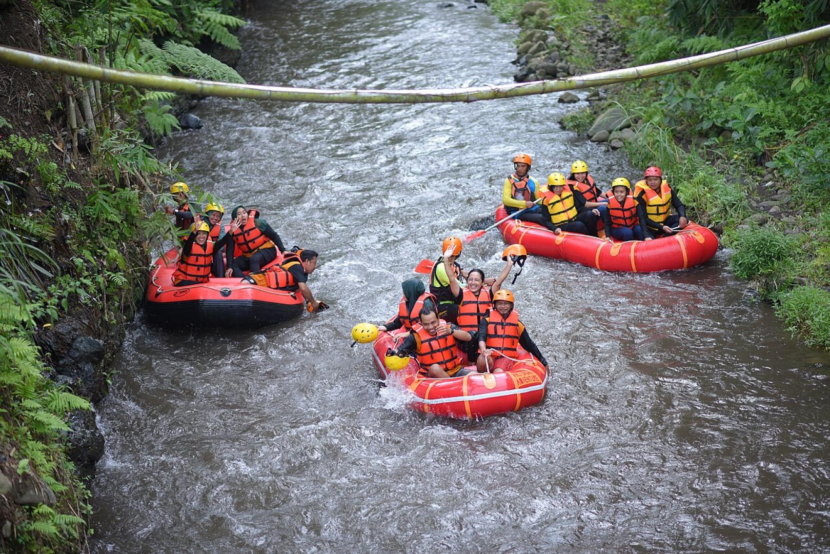 Rafting in Lombok Indonesia (Miminkalisawah)
