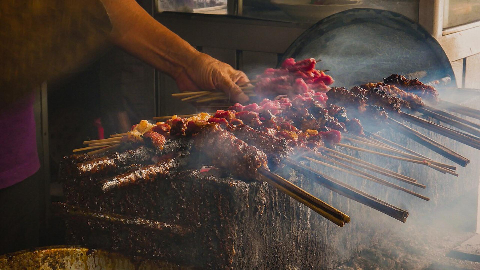 Street Food Sate Lombok (Mallory Cessair)