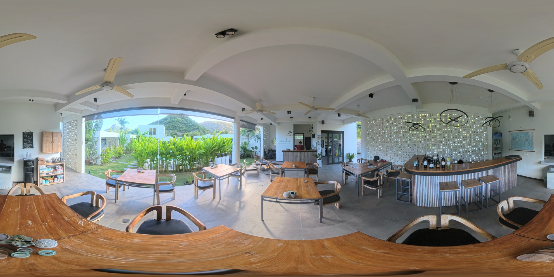 360 view of the Restaurant | Amazing Lombok Resort